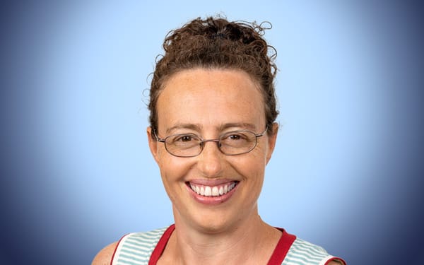 Dr Lorana Bartels